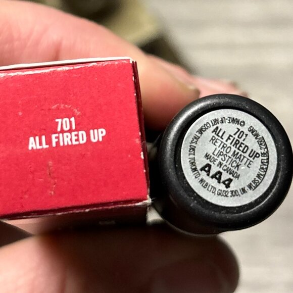 MAC Retro Matte Lipstick – “All Fired Up” (701) Bright Fuchsia Red - Picture 2 of 3